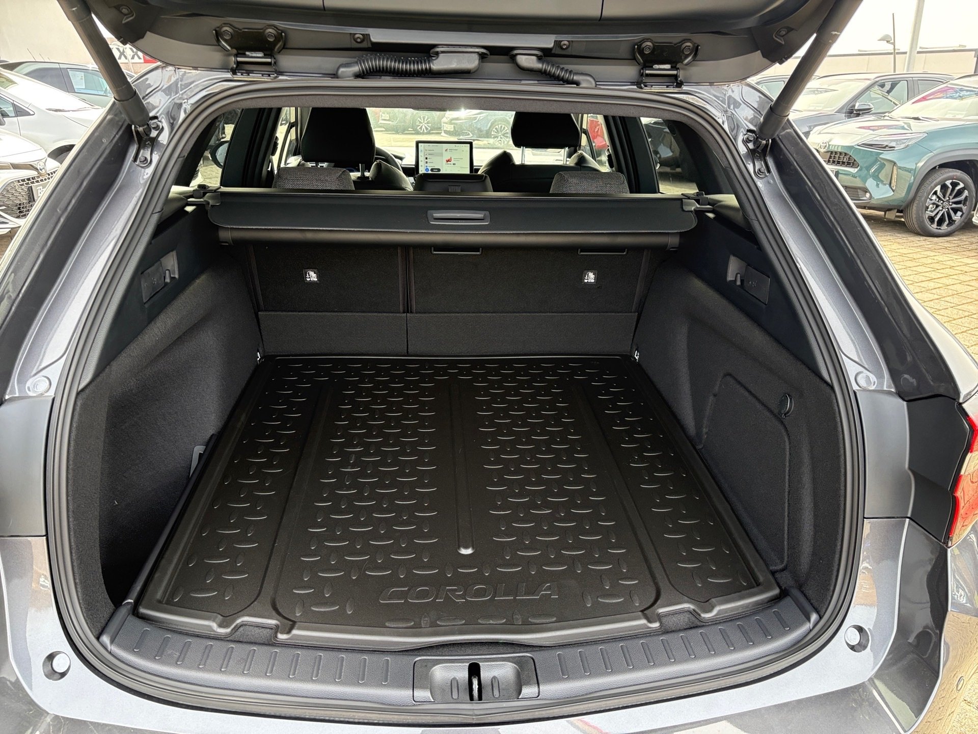 Foto 1 - Toyota Corolla Touring Sports 2.0 Hybrid TS Teamplayer mit Technik-P., marlingrau