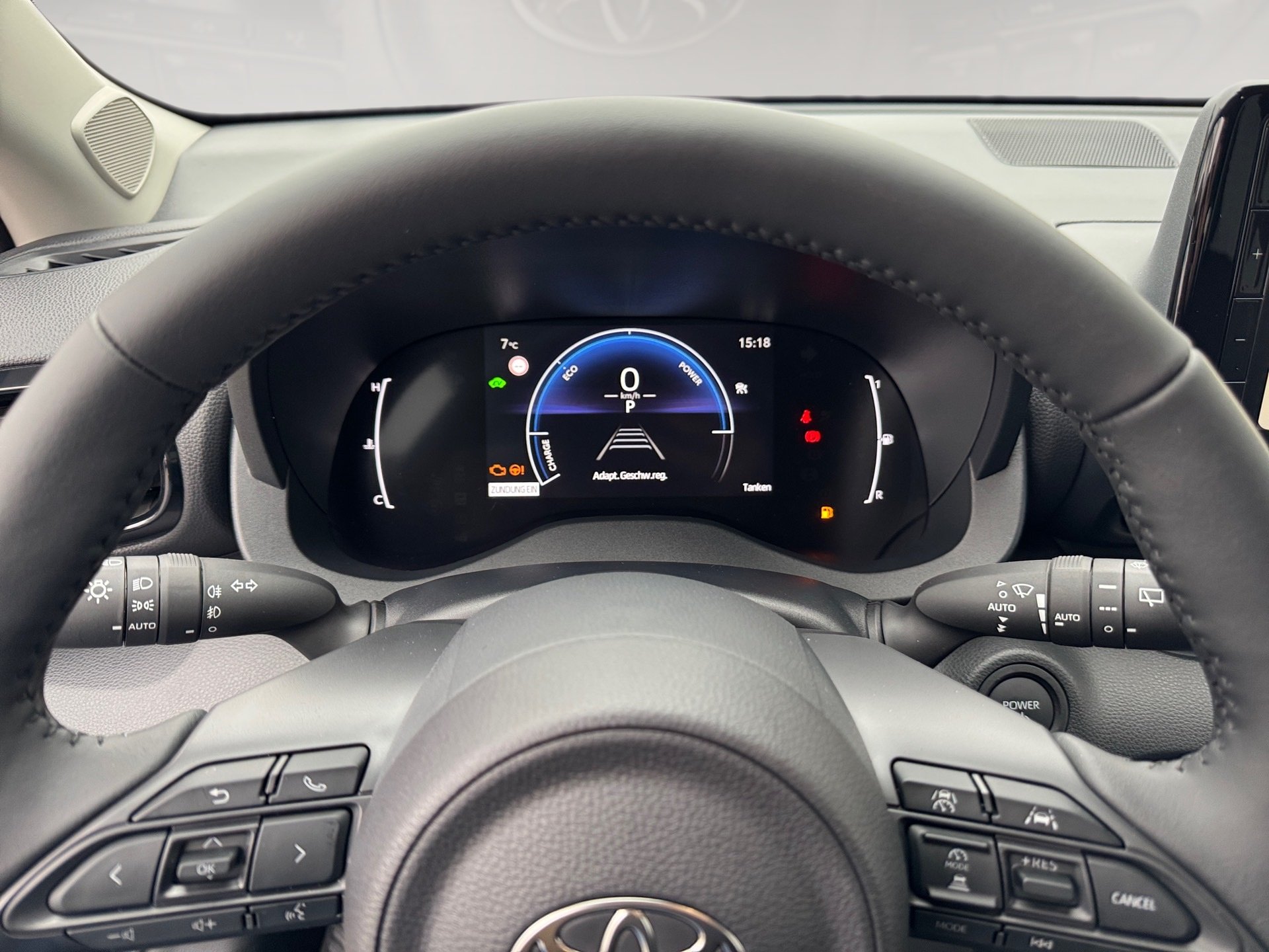 Foto 1 - Yaris 1.5 Hybrid Teamplayer mit Comfort-Paket, everest green